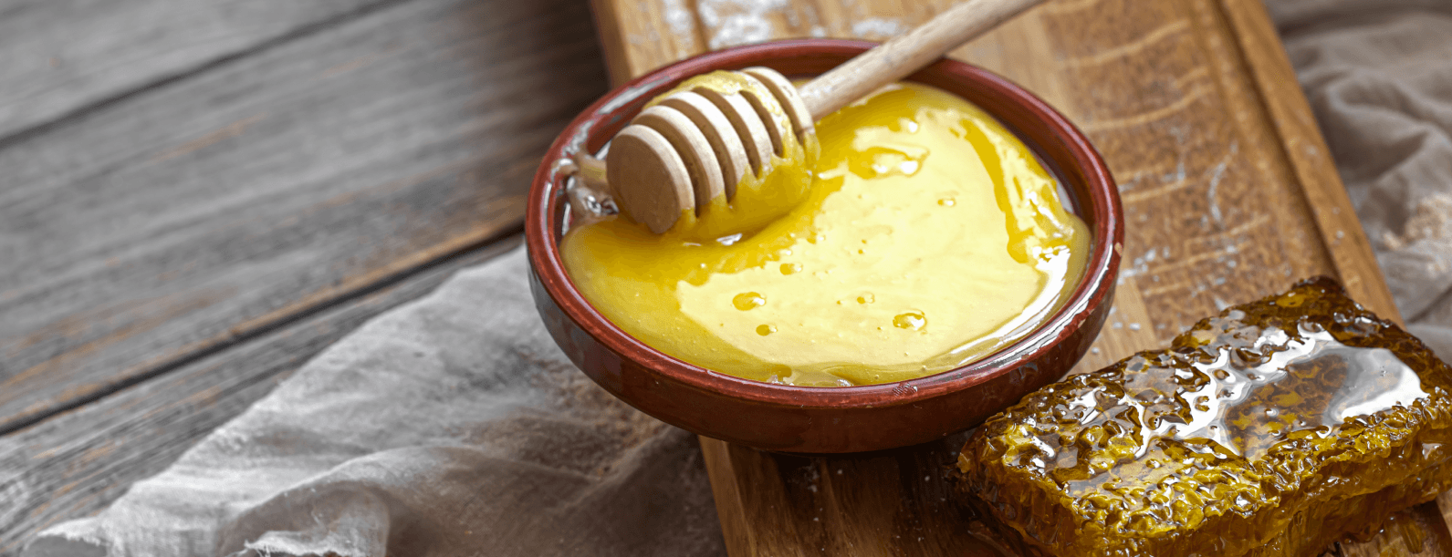 What is Manuka Honey? + 7 Incredible Benefits