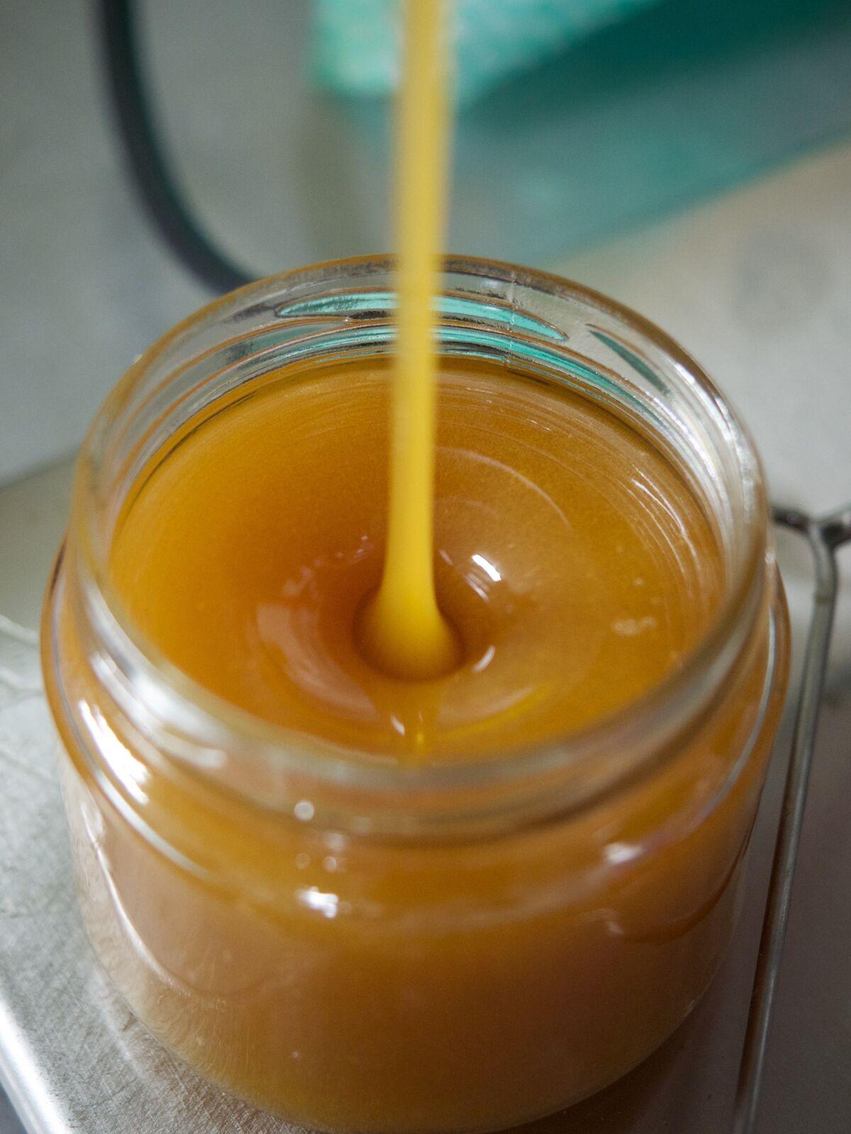 Why is Buying Manuka Honey So Confusing?